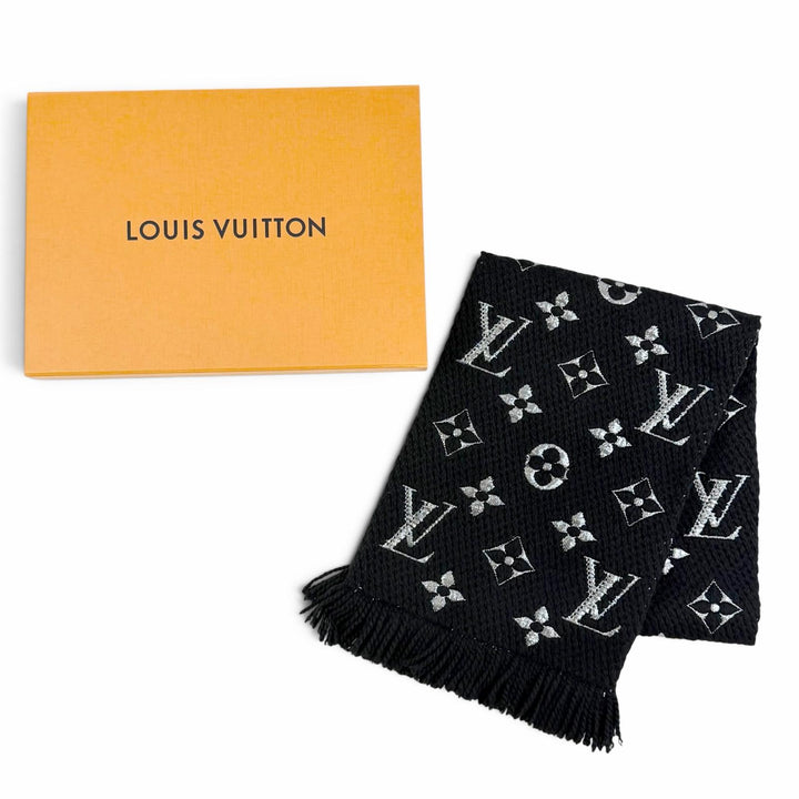 美品△LOUIS VUITTON ルイヴィトン M75833 エシャルプ ロゴマニア シャイン ウール シルク マフラー ブラック イタリア製 正規品 箱付き