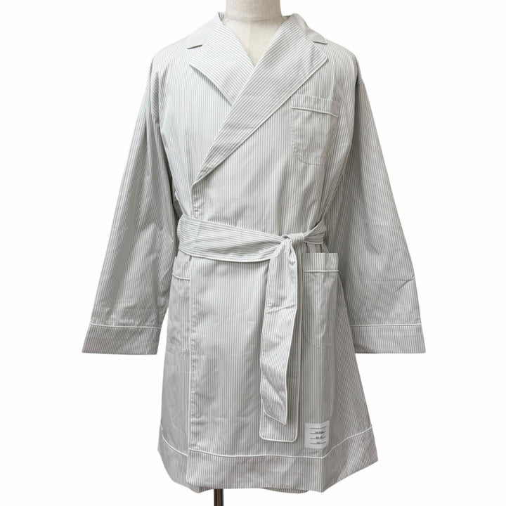 未使用品□THOM BROWNE トムブラウン MOU525A-08068035 ストライプ柄 ベルテッド ガウンコート グレー 2 イタリア製 正規品 メンズ