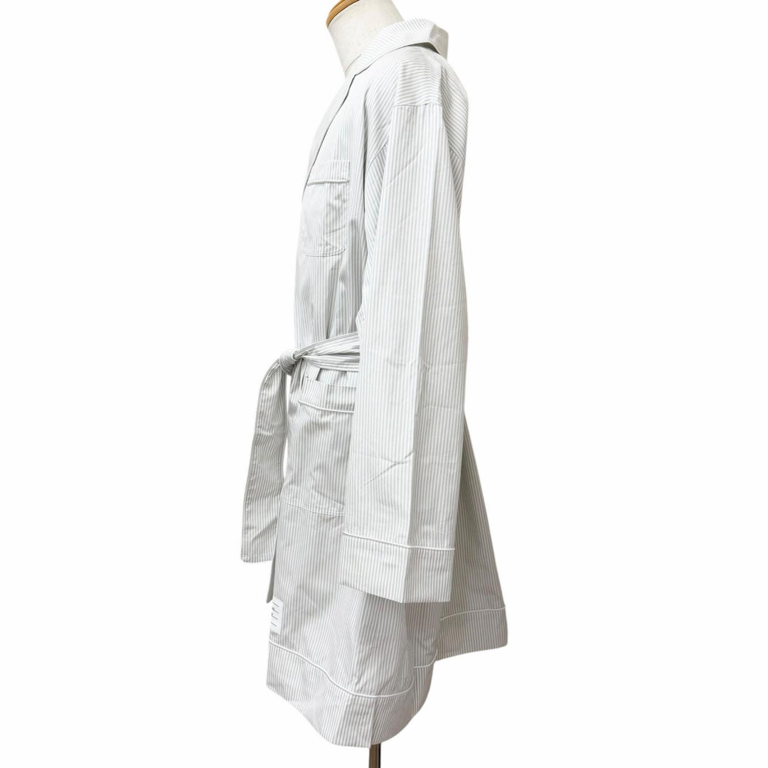 未使用品□THOM BROWNE トムブラウン MOU525A-08068035 ストライプ柄 ベルテッド ガウンコート グレー 2 イタリア製 正規品 メンズ
