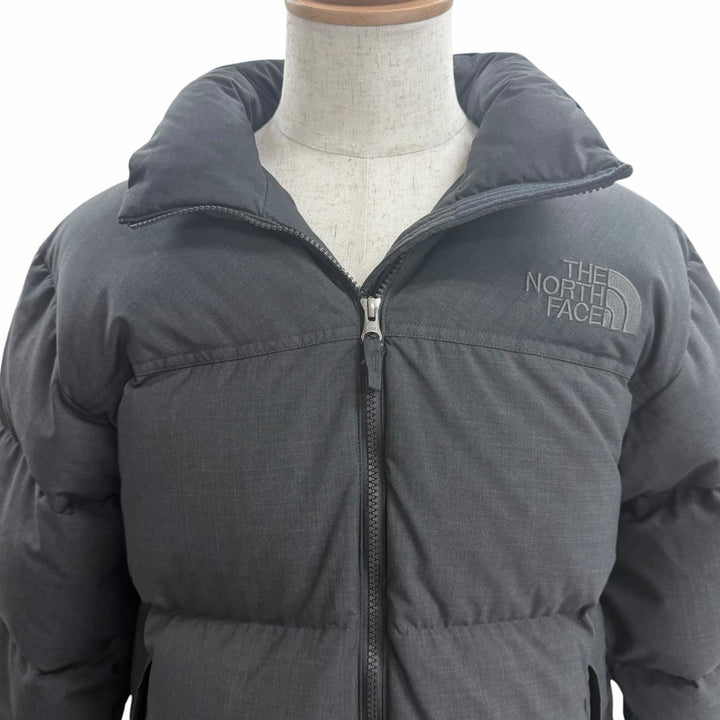 美品□THE NORTH FACE ザ ノースフェイス ND92548 WOOLY NUPTSE JACKET ロゴ刺繍 フード入 ダウンジャケット チャコールグレー M 正規品