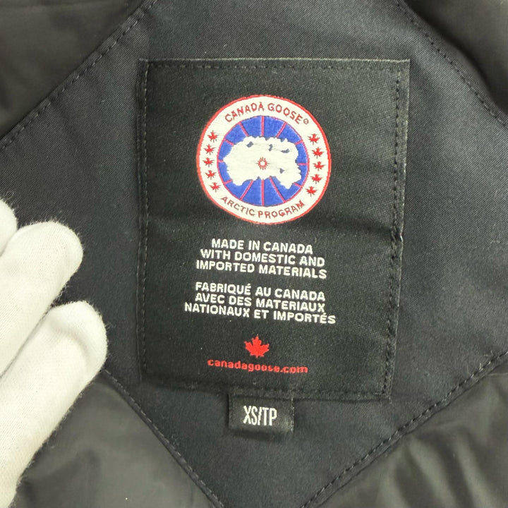美品★CANADA GOOSE カナダグース 2300JL CHARLOTTE PARKA ファー・フード・ロゴワッペン付 ダウンジャケット ネイビー XS 正規品