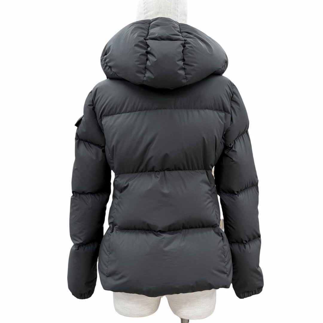 美品◇MONCLER モンクレール 24-25AW K20931A00101 FOURMINES ロゴワッペン フード付 ダウンジャケット ブラック 0 正規品 レディース