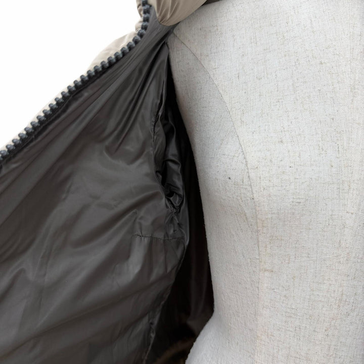 美品☆Herno ヘルノ 2023年製 PI079DL ラミナー GORE-TEX フード付 ZIP UP ダウンジャケット ダウンコート ベージュ系 46 正規品