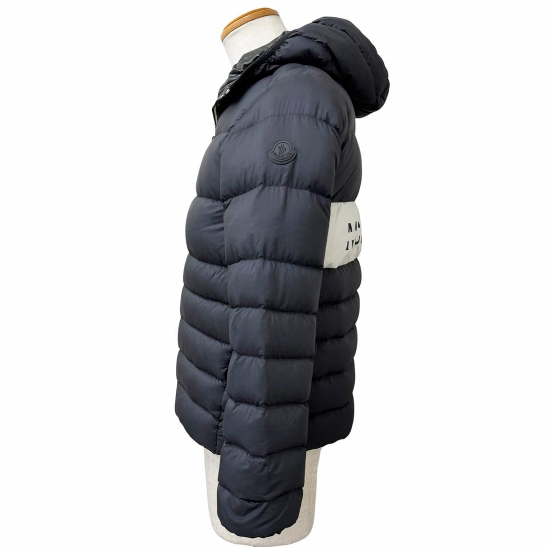 美品□MONCLER モンクレール 2022年製 PLUVIS GIUBBOTTO フーデッド ライトダウンジャケット ブラック 00 正規品 メンズ ハンガー付き