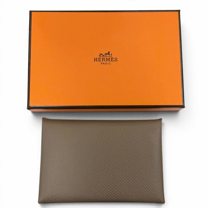 未使用品◇HERMES エルメス カルヴィ ヴォーエプソン エトゥープ シルバー金具 カードケース 名刺入れ W刻印 フランス製 レディース 箱付