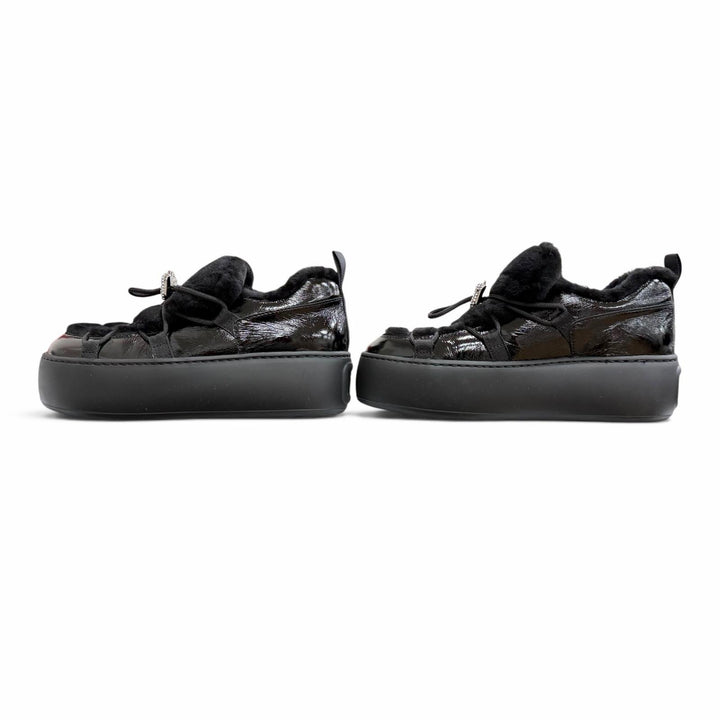 美品△ROGER VIVIER ロジェヴィヴィエ ヴィヴ アップ パテントレザー シアリング ストラスバックル スニーカー ブラック 37.5 イタリア製