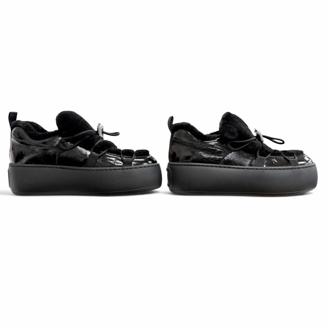 美品△ROGER VIVIER ロジェヴィヴィエ ヴィヴ アップ パテントレザー シアリング ストラスバックル スニーカー ブラック 37.5 イタリア製