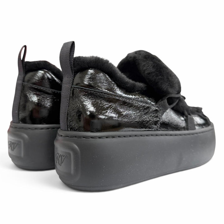 美品△ROGER VIVIER ロジェヴィヴィエ ヴィヴ アップ パテントレザー シアリング ストラスバックル スニーカー ブラック 37.5 イタリア製