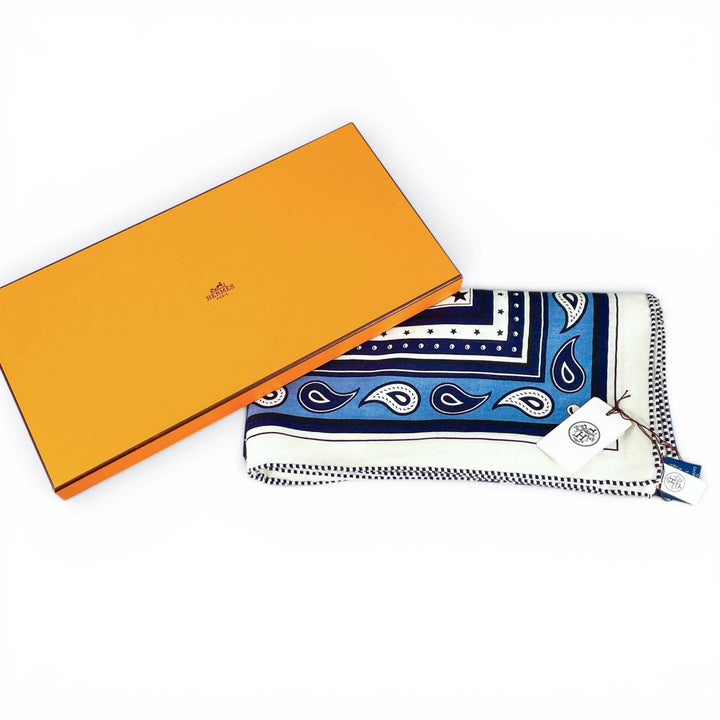 未使用品▲HERMES エルメス 26SS カレジュアン MORS A JOUETS BANDANA 馬銜 バンダナ カシミヤ シルク マリン 大判 スカーフ 正規品 箱付