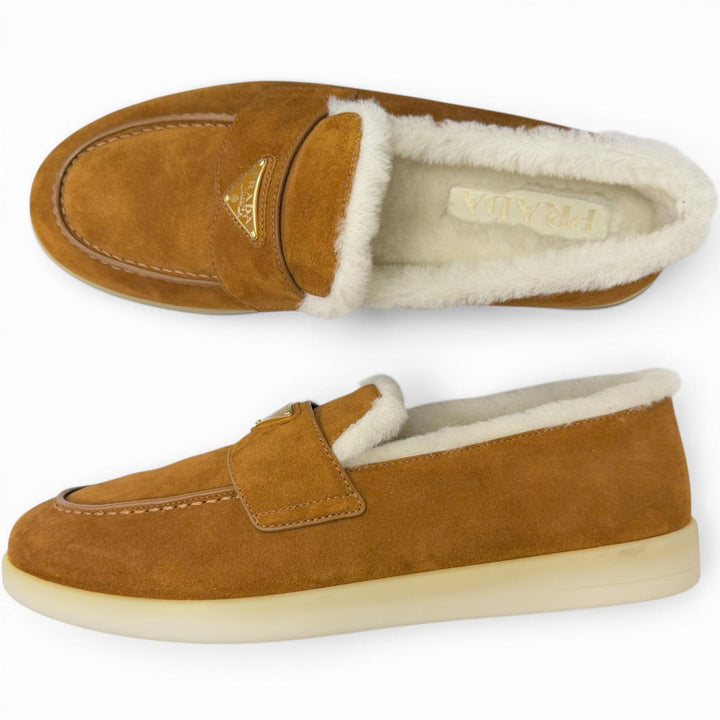 未使用品□PRADA プラダ 1D222N ムートン トライアングルロゴ 三角プレート ローファー フラットシューズ ブラウン 7 イタリア製 箱付き