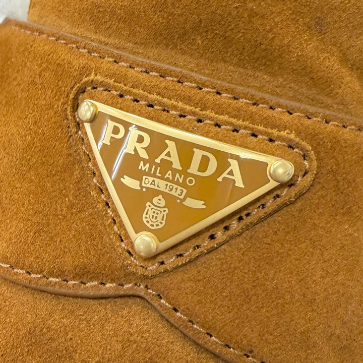 未使用品□PRADA プラダ 1D222N ムートン トライアングルロゴ 三角プレート ローファー フラットシューズ ブラウン 7 イタリア製 箱付き