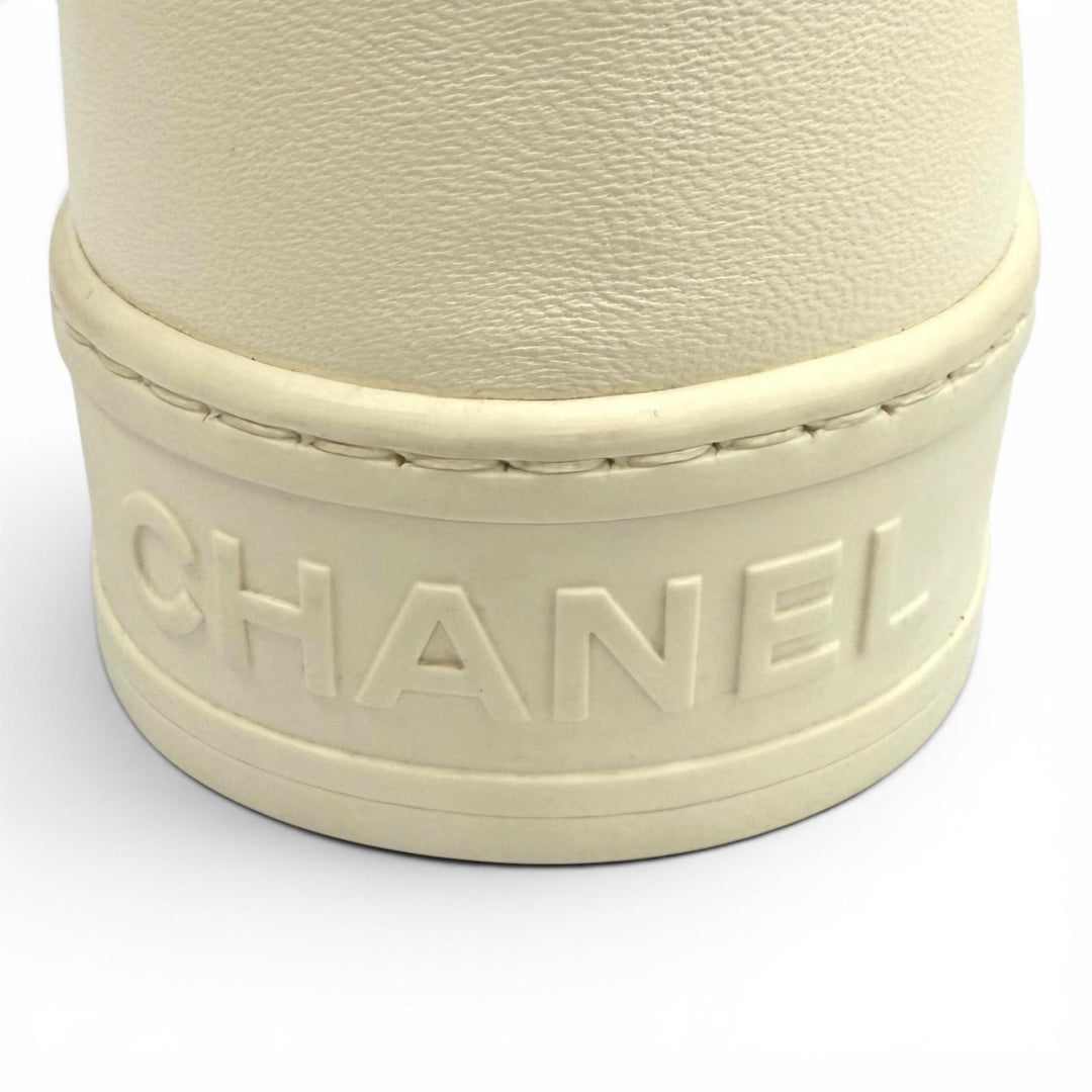 美品★CHANEL シャネル G34967 ロゴ金具付 ココマーク レースアップ レザー スニーカー アイボリー ブラック 38.5 イタリア製 レディース