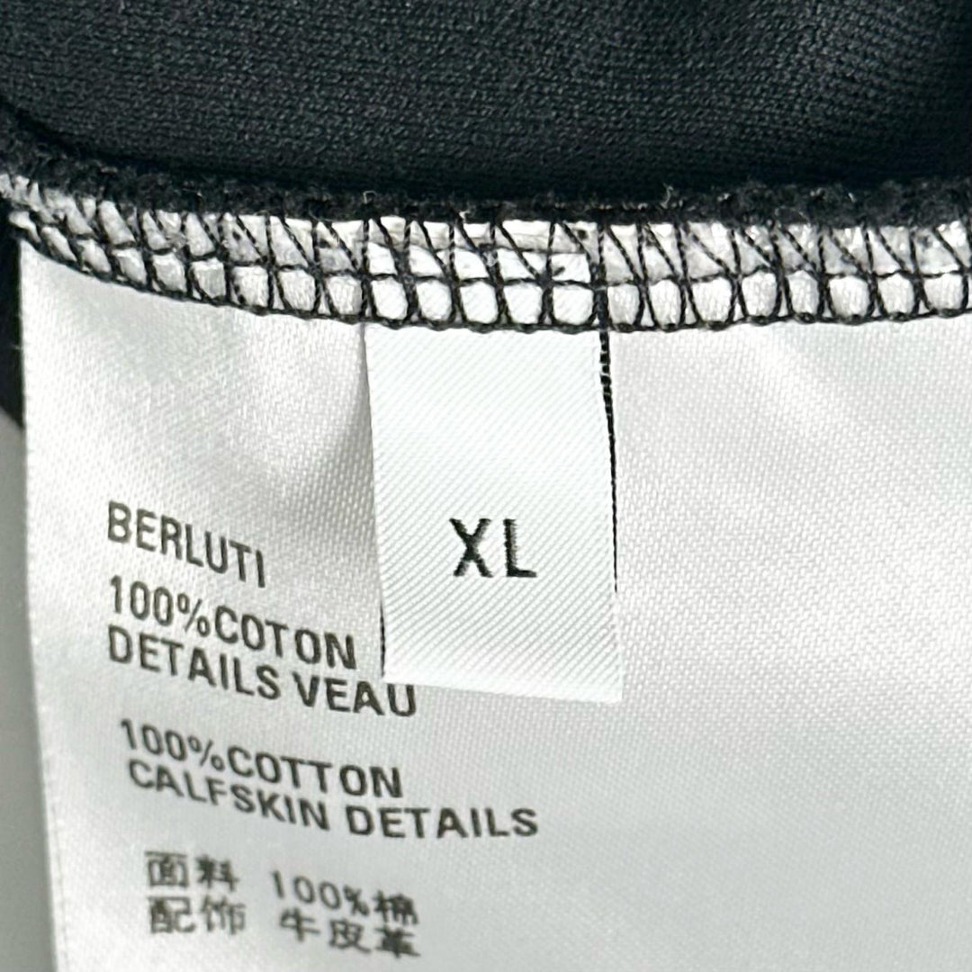 美品▲BERLUTI ベルルッティ コットン100% 牛革 レザーパッチ クルーネック 半袖Ｔシャツ ダークネイビー XL イタリア製 正規品 メンズ
