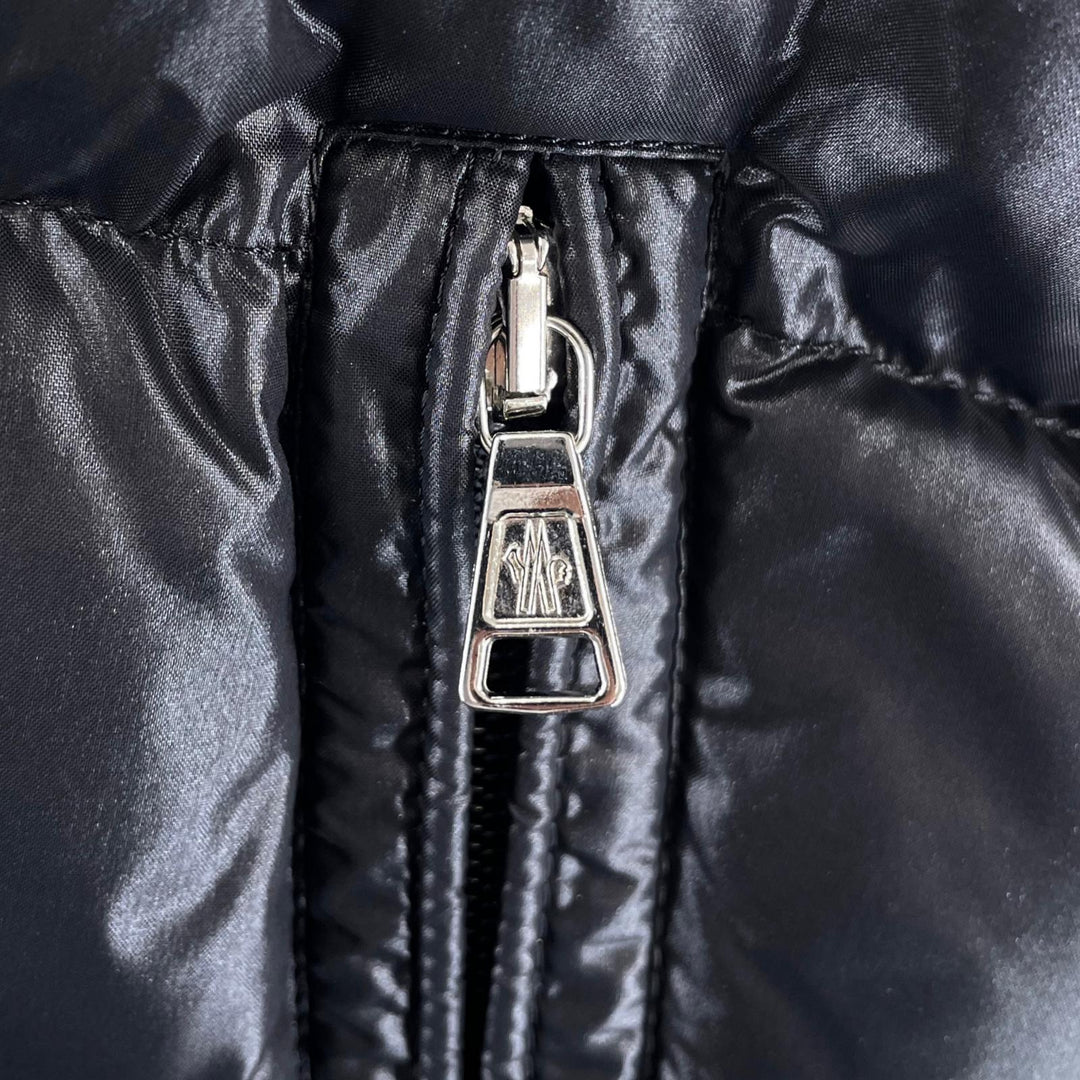 美品▲MONCLER モンクレール 2023年製 TIB GILET ロゴワッペン ダウンベスト ブラック 10anni 140cm 正規品 キッズ