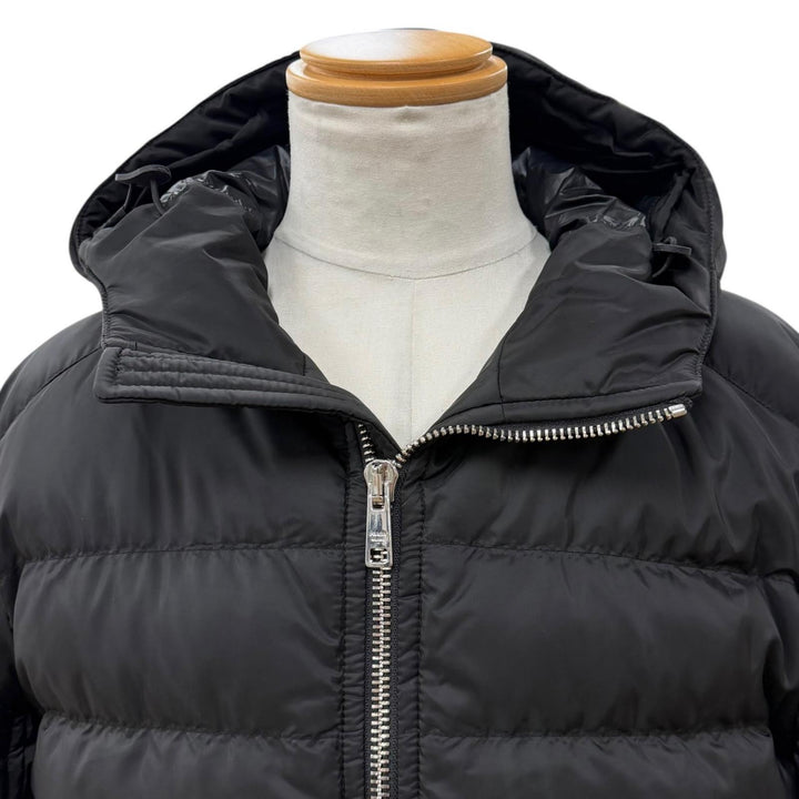 美品▼PRADA プラダ 2025年製 SGH072 トライアングルロゴ 三角プレート フーデッド ZIPUP ダウンジャケット ブラック 50 正規品 メンズ