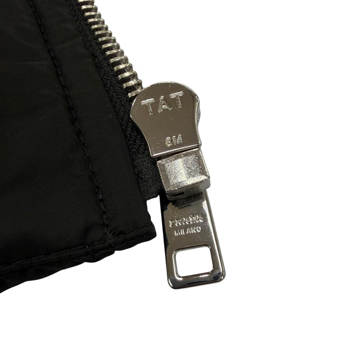 美品▼PRADA プラダ 2025年製 SGH072 トライアングルロゴ 三角プレート フーデッド ZIPUP ダウンジャケット ブラック 50 正規品 メンズ