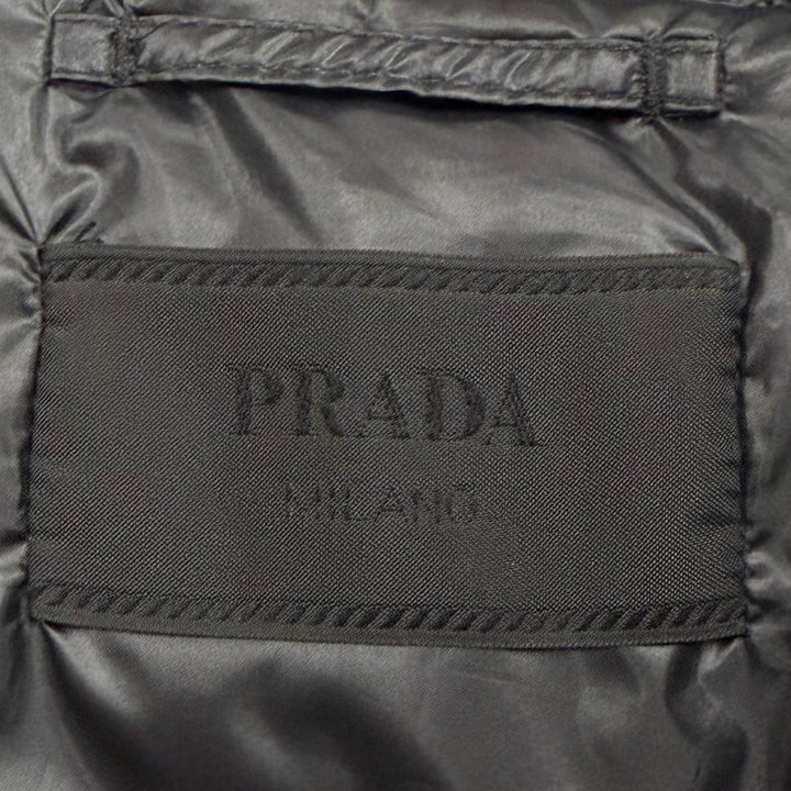 美品▼PRADA プラダ 2025年製 SGH072 トライアングルロゴ 三角プレート フーデッド ZIPUP ダウンジャケット ブラック 50 正規品 メンズ
