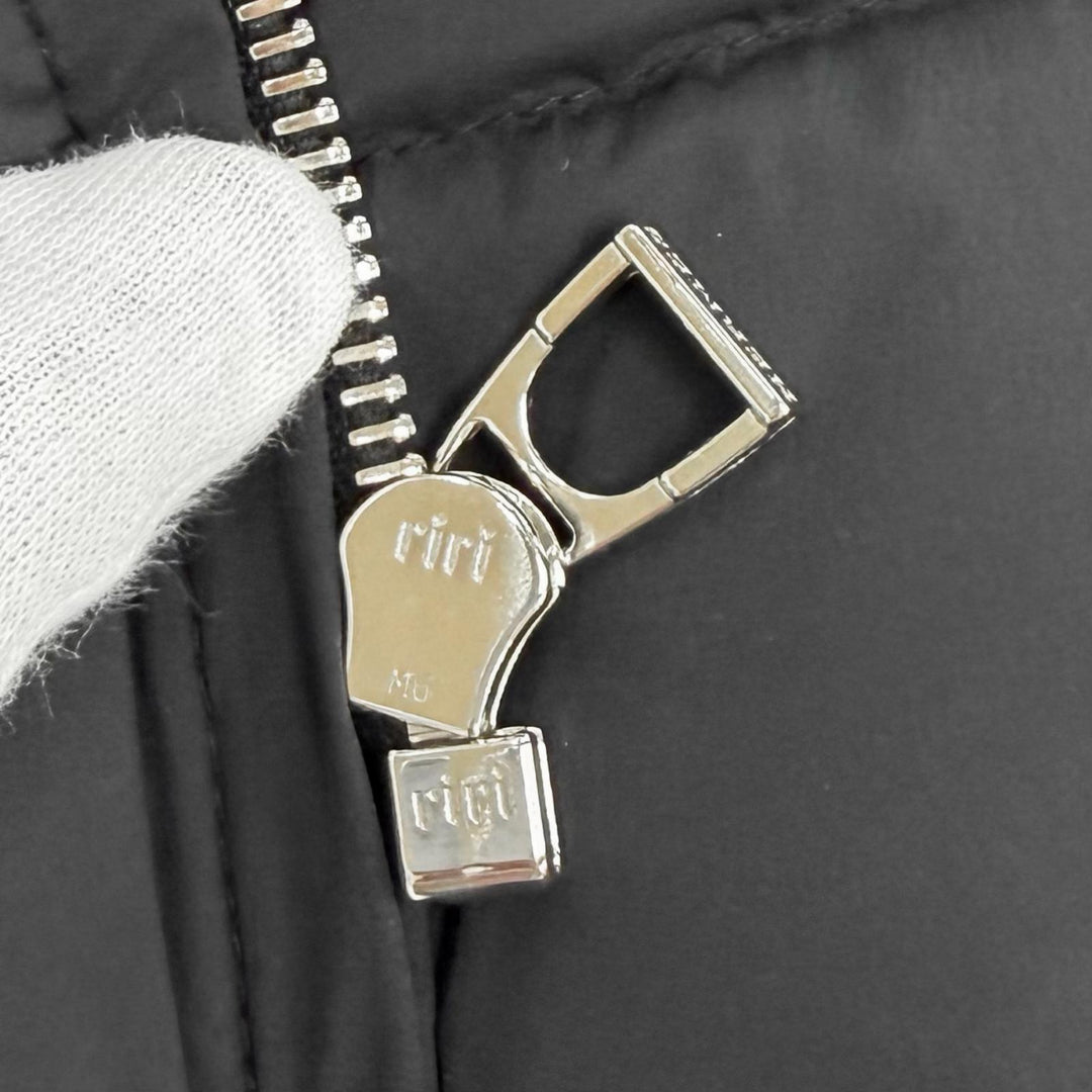 極美品★HERMES エルメス ピウミーノ セリエボタン スタンドカラー ZIP UP ダウンジャケット ブラック XS イタリア製 正規品 レディース