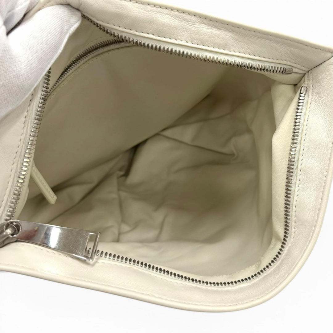 美品★BOTTEGAVENETA ボッテガヴェネタ ミニザツイスト レザー ハンドバッグ ホワイト イタリア製 レディース 保存袋付き