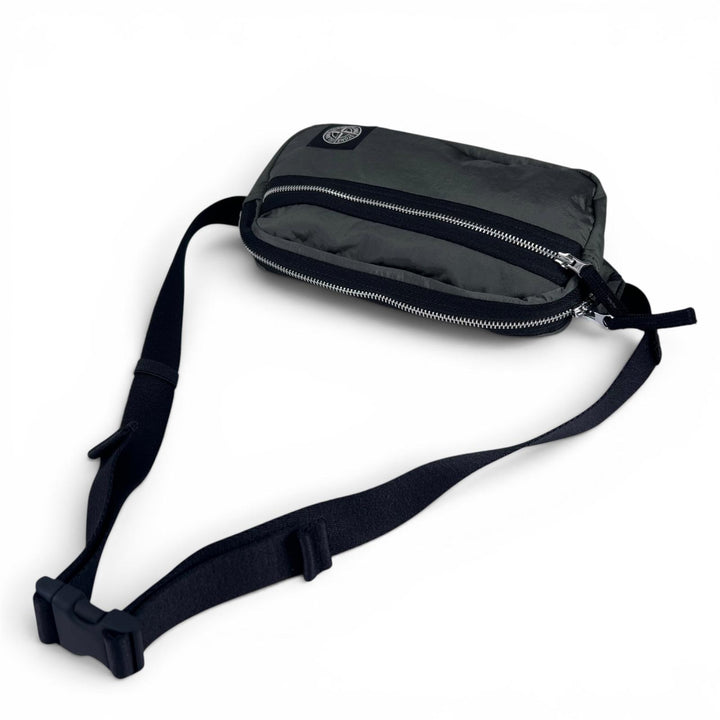 未使用品▲STONE ISLAND ストーンアイランド 2025年製 K2S159200016 S0251 ロゴパッチ ボディバッグ カーキー 正規品 メンズ