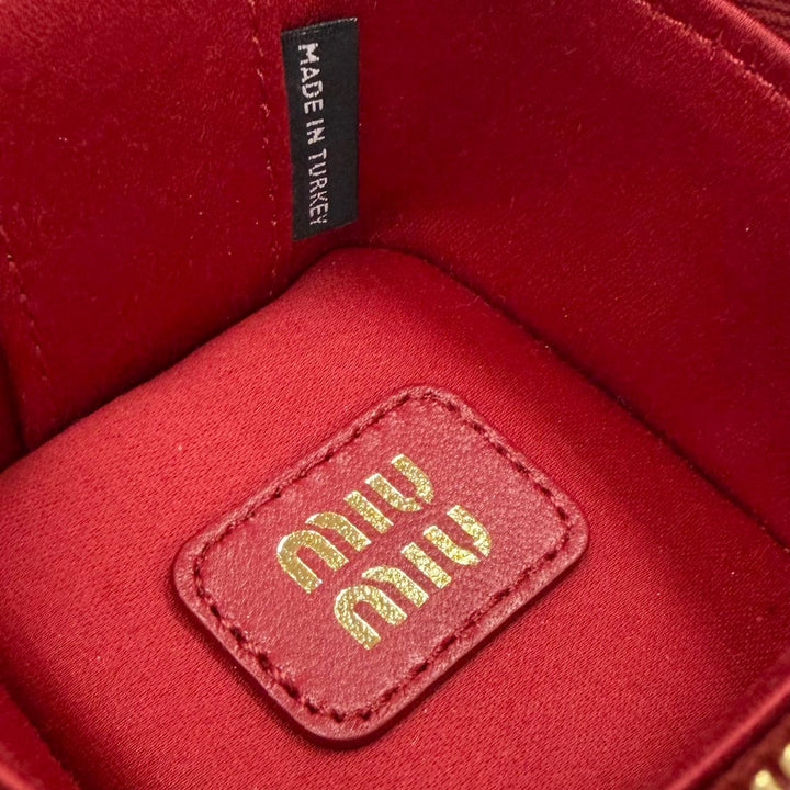 極美品△MIUMIU ミュウミュウ 5TL527 MATELASSE マテラッセ チャーム ロゴ キーリング レザー ポーチ レッド ゴールド金具 箱付