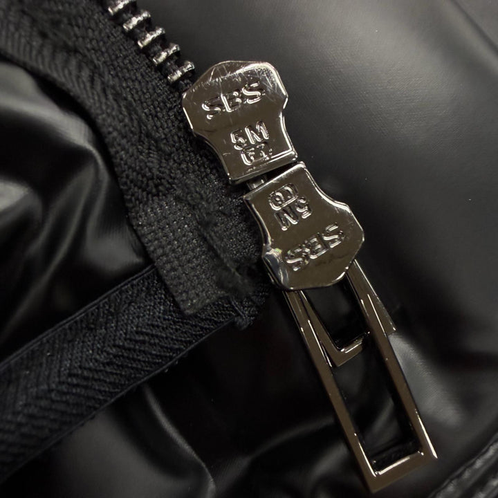 未使用品▼EMPORIO ARMANI エンポリオ アルマーニ 2023年製 黒タグ ロゴワッペン付き フーデッド WZIPUP ダウンジャケット 52 正規品