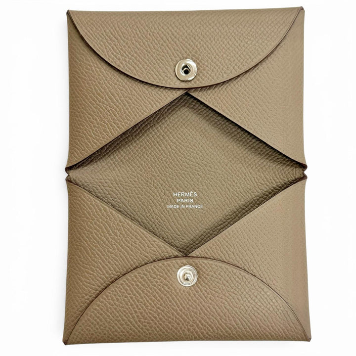 極美品△HERMES エルメス カルヴィ ヴォーエプソン エトゥープ シルバー金具 名刺入れ カードケース W刻印フランス製 レディース 箱付き
