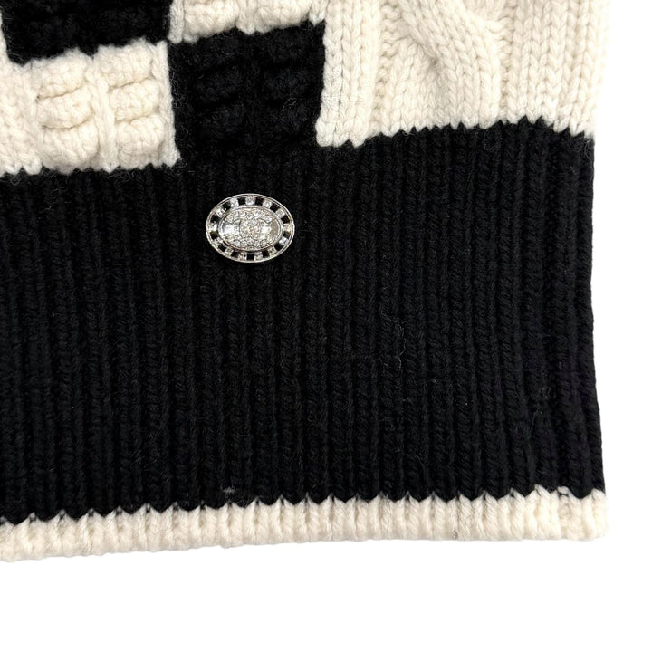 極美品★CHANEL シャネル P74123 ラインストーンココ金具 鍵編み Vネック カシミヤ セーター オフホワイト ブラック 42 伊製 正規品