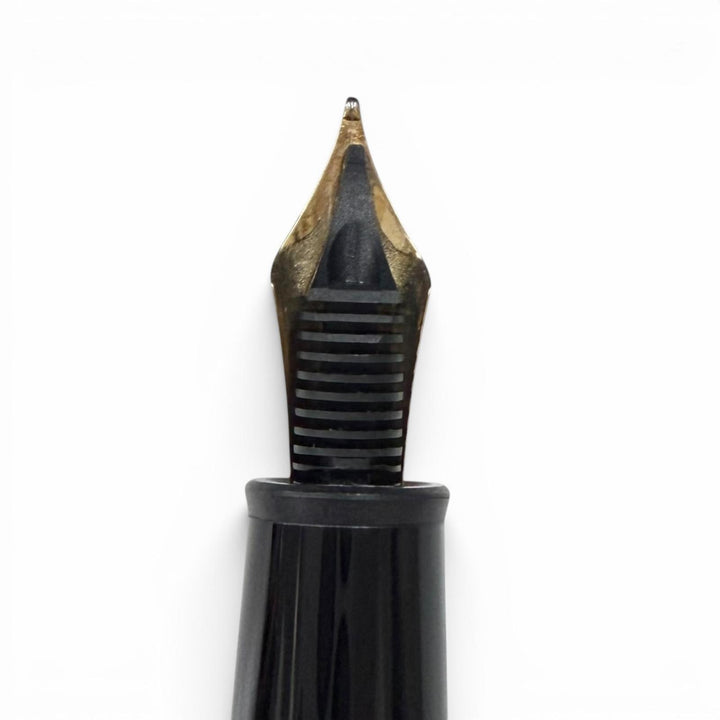 美品□MONTBLANC モンブラン マイスターシュテュック 145 クラシック プラチナライン ペン先14K Fニブ 万年筆 ブラック ドイツ製