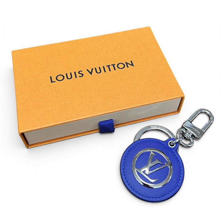 極美品▲LOUIS VUITTON ルイヴィトン M00744 ポルト クレ LV パデット サークル レザー キーリング バッグチャーム キーホルダー 青 伊製
