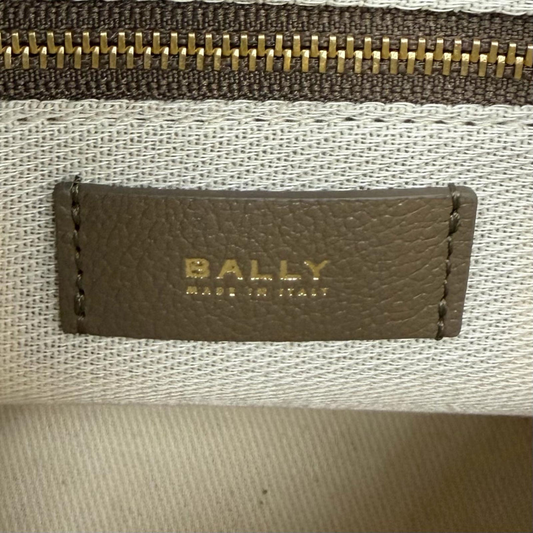 極美品★BALLY バリー TRAPEZE SOFT ゴールド金具付 レザー 2way ハンドバッグ ショルダーバッグ グレージュ イタリア製 保存袋付き
