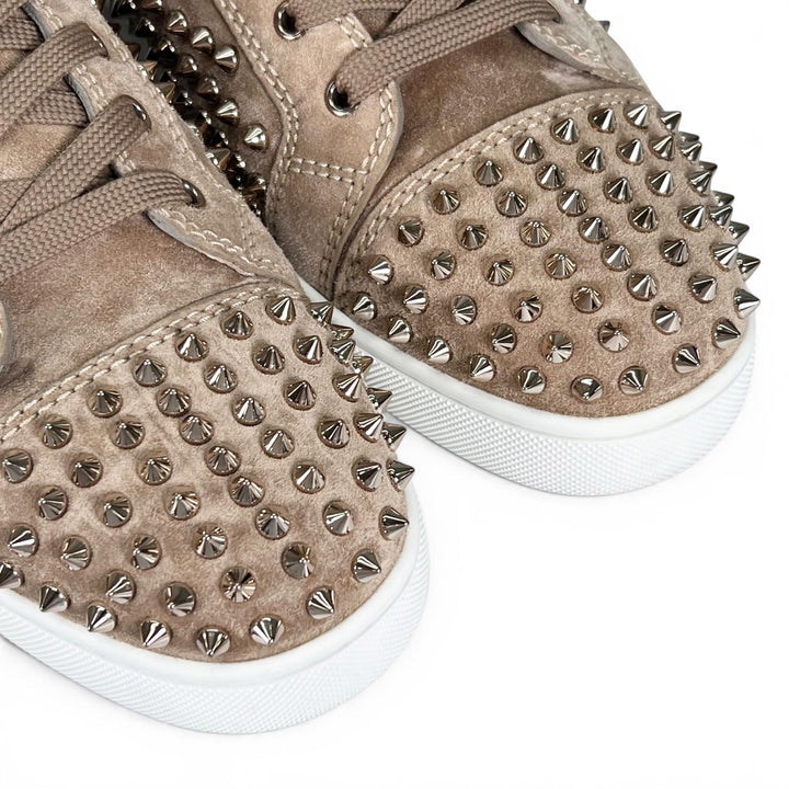 極美品▲Christian Louboutin クリスチャンルブタン LOUIS FLAT スパイク スウェードレザー ハイカットスニーカー ベージュ 42.5 メンズ