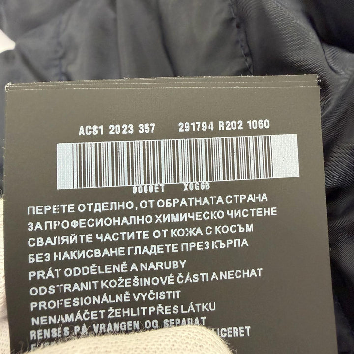 美品☆PRADA プラダ 2023年製 291794 トライアングルロゴプレート ファー・フード付 ZIP UP ダウンコート ネイビー 40 正規品 レディース