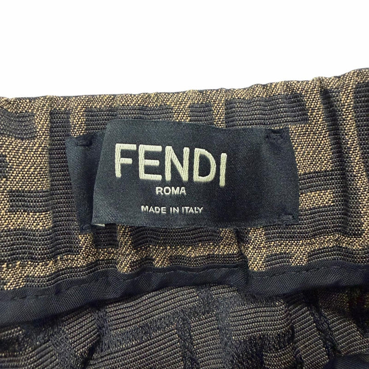 未使用品▼FENDI フェンディ FB0479 FFロゴ ズッカ柄 ロゴワッペン付き センタープレス スラックス イージーパンツ ブラウン 50 正規品