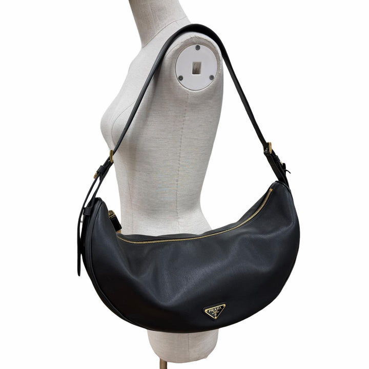 極美品◇PRADA プラダ 1BC255 ドゥミリュンヌ トライアングルロゴ レザー ショルダーバッグ ブラック イタリア製 レディース 保存袋付き