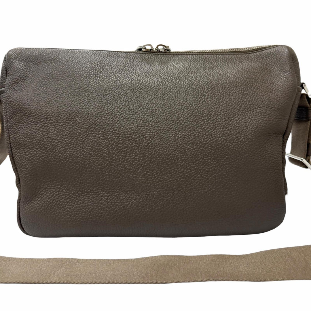 極美品□PRADA プラダ 2VH182 ヴィッテロダイノレザー トライアングルロゴ 斜め掛け ショルダーバッグ グレージュ イタリア製 メンズ