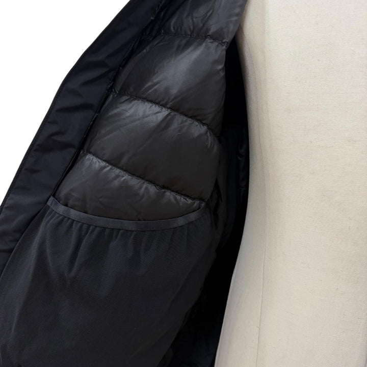 美品▼ARC TERYX アークテリクス X000007430 MACAI LIGHT WEIGHT JACKET ロゴ刺繍 フーデッド ZIP ダウンジャケット ブラック XL 正規品