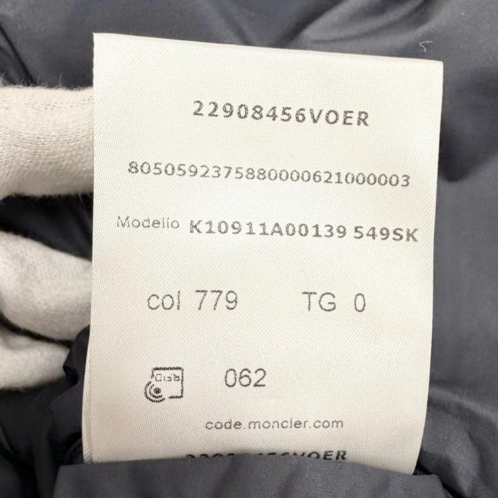美品△MONCLER モンクレール 2024年 K10911A00139 SESTRIERE ロゴレザーワッペン フード付 ショート ダウンジャケット ネイビー 0 正規品
