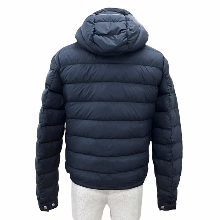 美品△MONCLER モンクレール 2024年 K10911A00139 SESTRIERE ロゴレザーワッペン フード付 ショート ダウンジャケット ネイビー 0 正規品