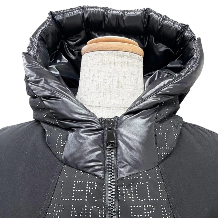 美品△MONCLER モンクレール 22-23AW GRANDVAL レタリングロゴ 総柄 ロゴワッペン フード付き ダウンジャケット ブラック 1 伊製 正規品