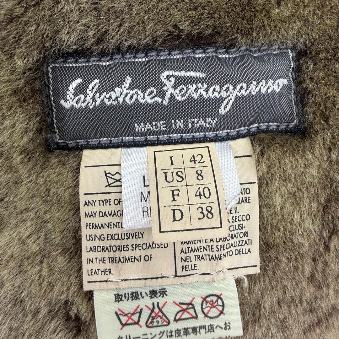 美品☆Salvatore Ferragamo サルヴァトーレフェラガモ ロゴボタン付 ムートンコート ジャケット ブラウン 42 伊製 正規品 レディース