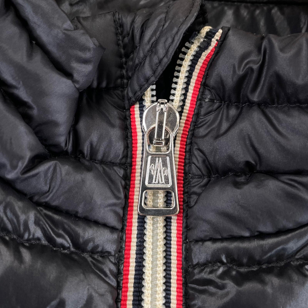 美品▲MONCLER モンクレール DANIEL ダニエル ロゴワッペン トルコロール ライト ダウンジャケット ブラック 0 正規品 メンズ