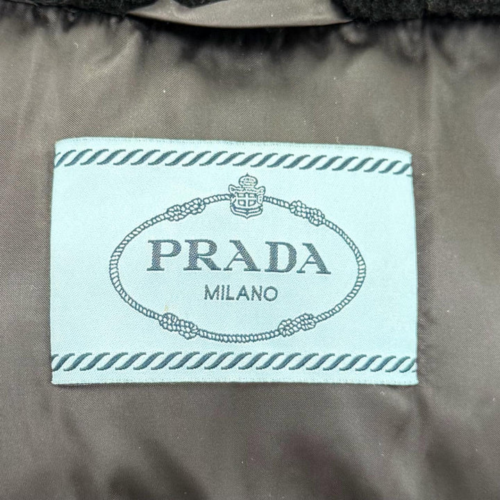 美品☆PRADA プラダ 20AW 29P277 ロゴバックルベルト ラムファー使い ZIP UP ダウンコート ブラック 38 イタリア製 正規品 レディース