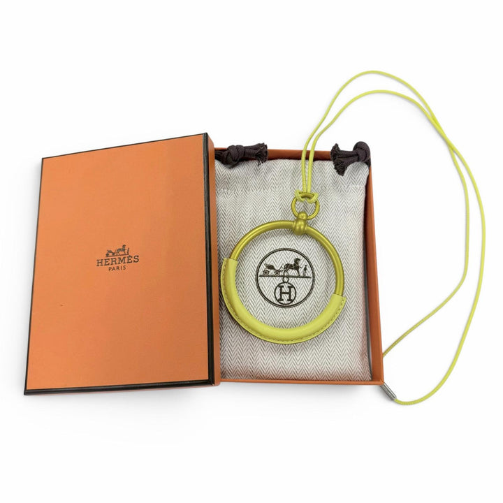極美品☆HERMES エルメス ループグラン ネックレス レザー使い ペンダント イエロー （ジョーヌ系） レディース 箱・保存袋付き