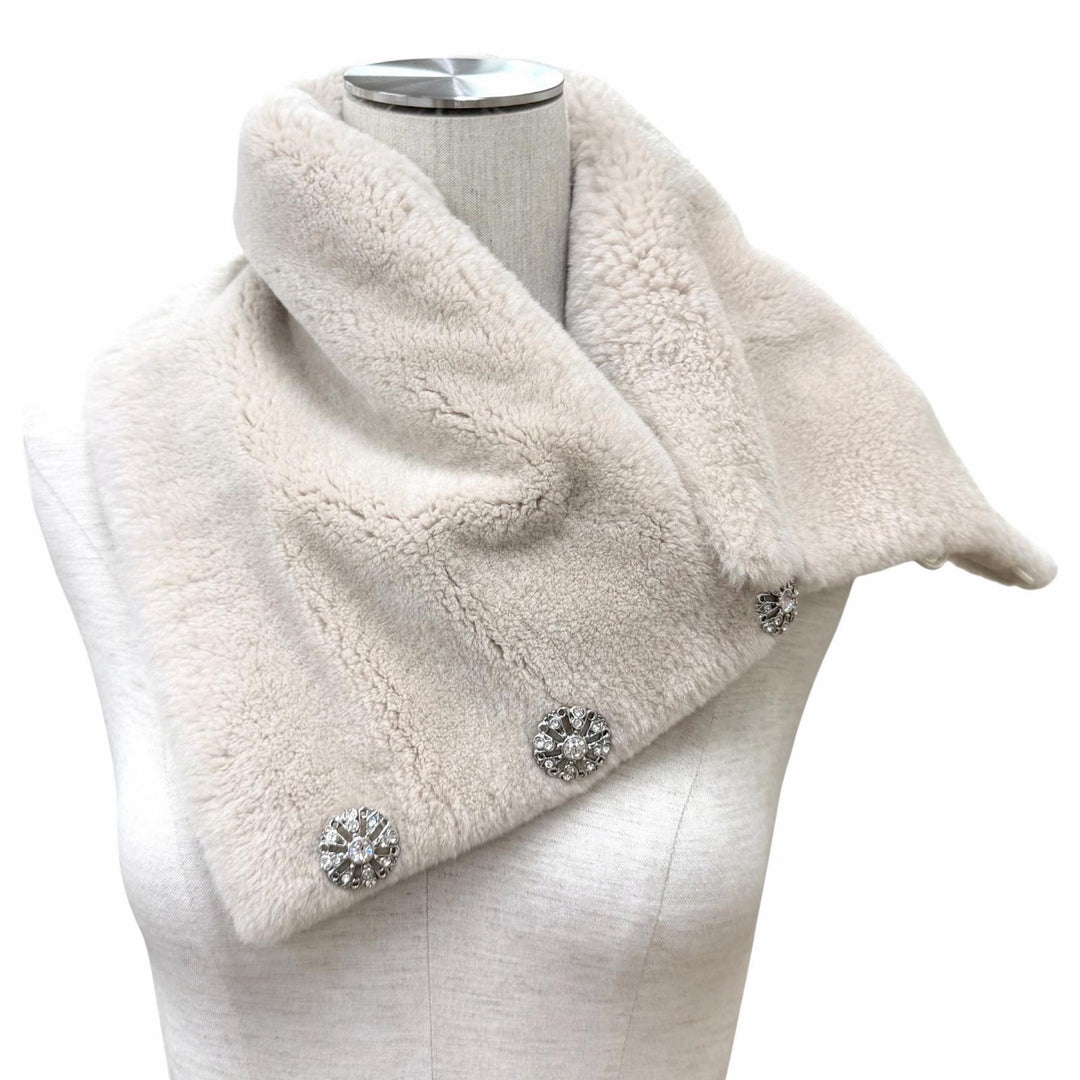 極美品★FOXEY フォクシー 39026 Jewel Snood カシミヤ100％ クリスタルボタン ヌートリアファー スヌード ライトベージュ F 正規品 箱付