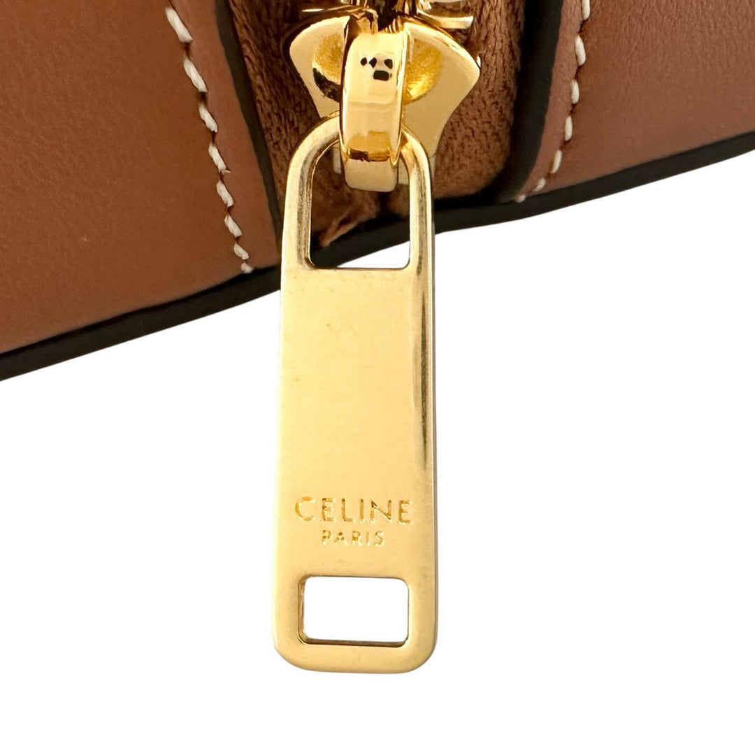 美品▲CELINE セリーヌ 現行品 ミディアム コスメティックポーチ スムースカーフスキン トリオンフ ポーチ ブラウン イタリア製 レディース