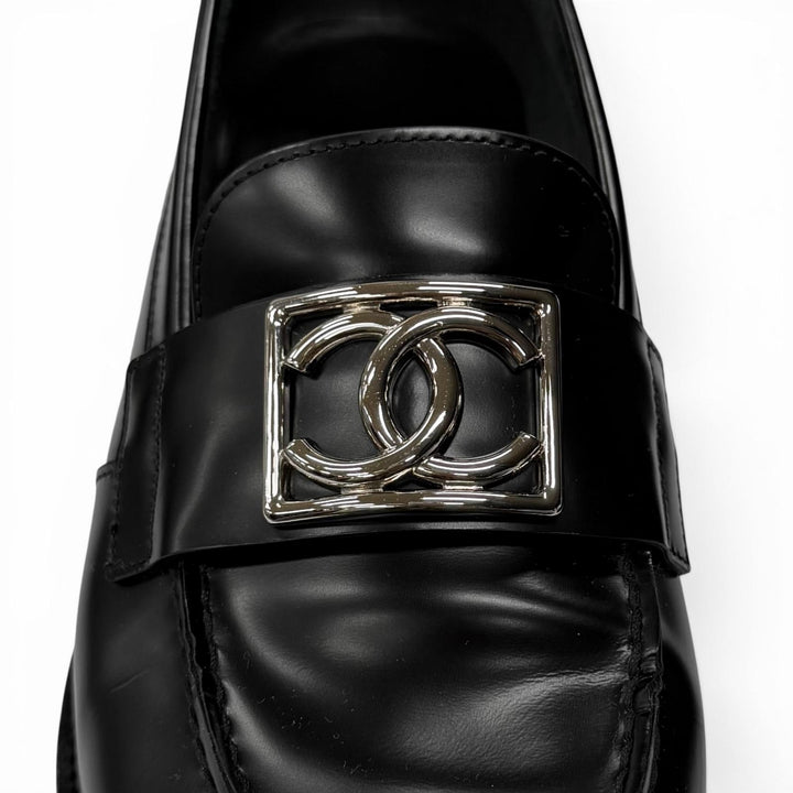 美品★CHANEL シャネル G45156 ココマーク レザー ローファー シューズ ブラック シルバー金具 38 イタリア製 レディース