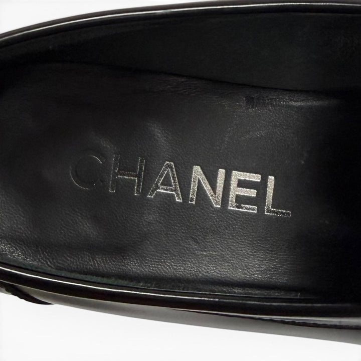 美品★CHANEL シャネル G45156 ココマーク レザー ローファー シューズ ブラック シルバー金具 38 イタリア製 レディース