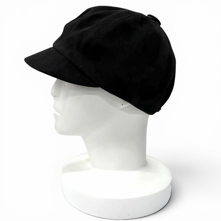 美品★Christian Dior クリスチャンディオール 85PAR921G704 裏地シルク100％ ロゴ金具付き ゴートスキン キャスケット 黒 58 正規品