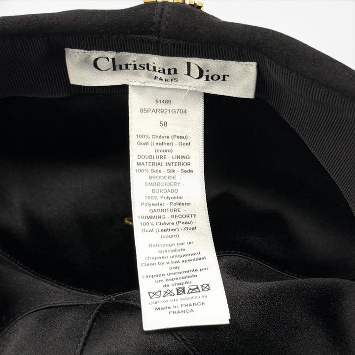 美品★Christian Dior クリスチャンディオール 85PAR921G704 裏地シルク100％ ロゴ金具付き ゴートスキン キャスケット 黒 58 正規品